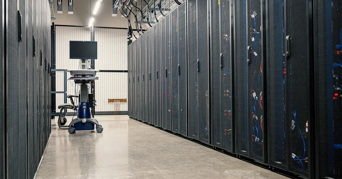 Racks de servidores en un centro de datos